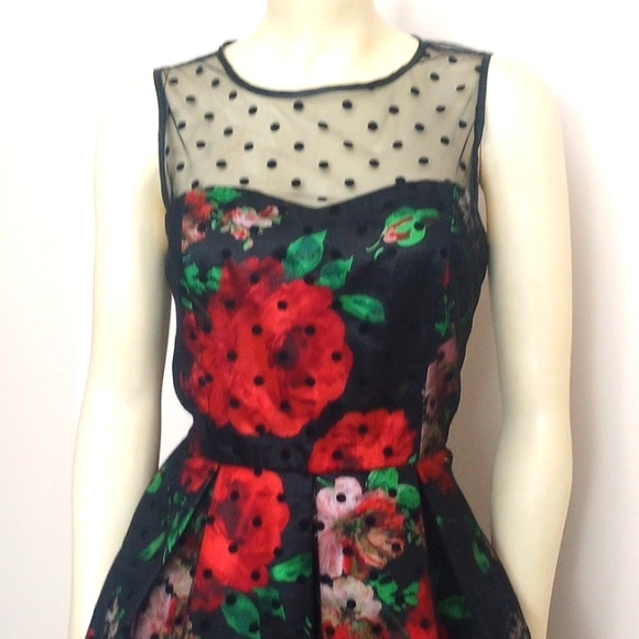 Studio One Floral pleated dress - Picture 3 of 9
